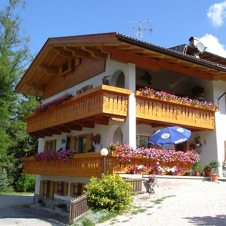 Elmes Bed & Breakfast La Villa  Exterior photo