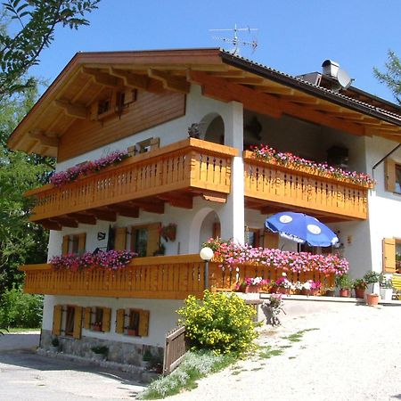 Elmes Bed & Breakfast La Villa  Exterior photo
