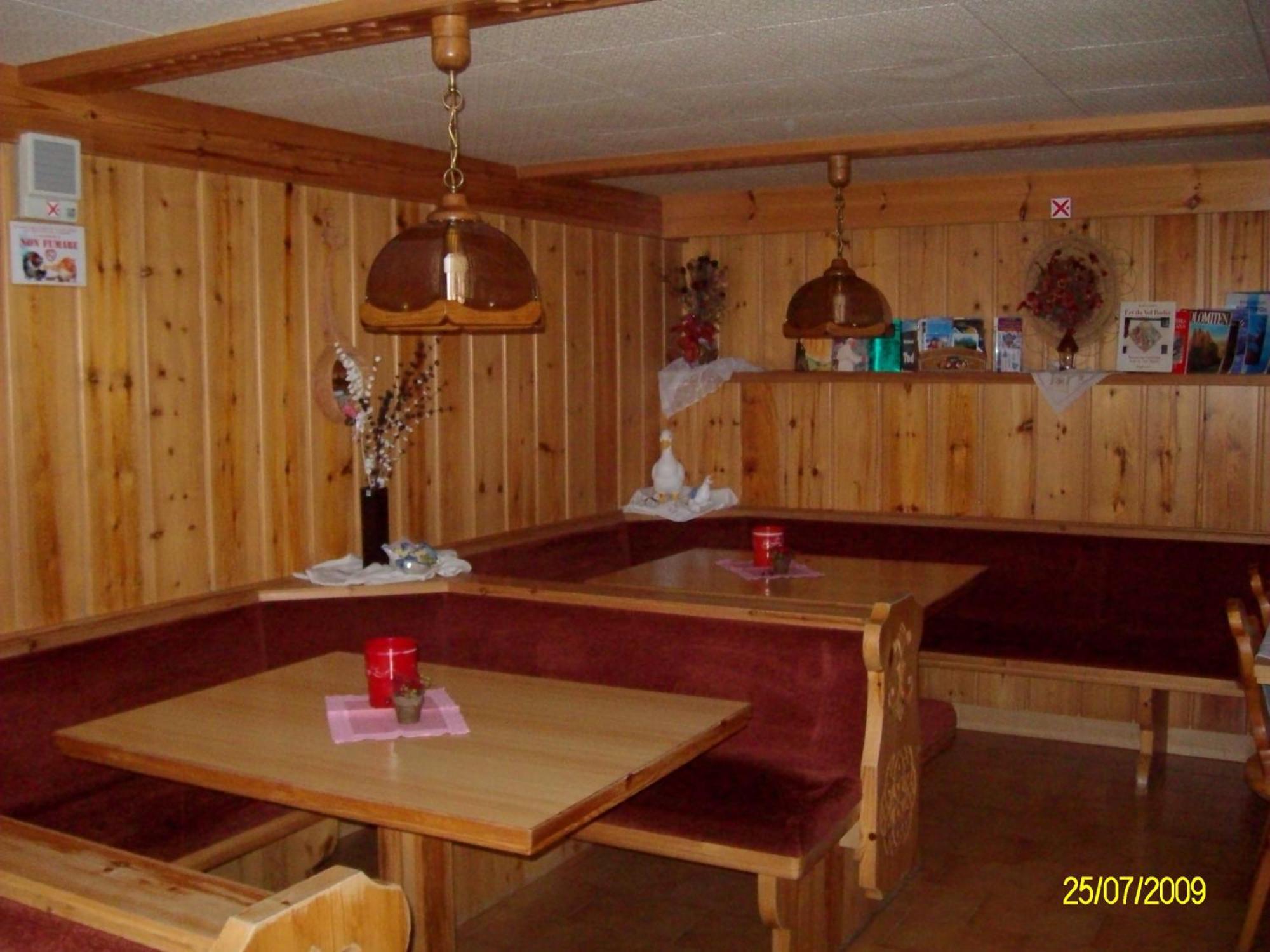 Elmes Bed & Breakfast La Villa  Exterior photo